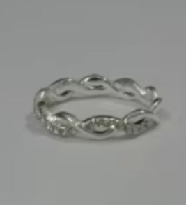 Diamond-Encrusted Twist Design Minimalist Fashion Ring