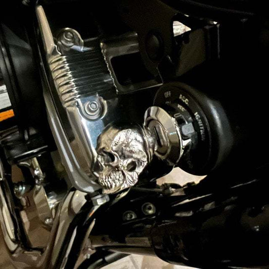 3D Metal Skull Keychain | Geometric Iron Charm | Silver