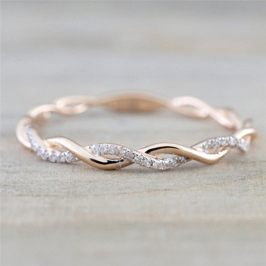 Diamond-Encrusted Twist Design Minimalist Fashion Ring