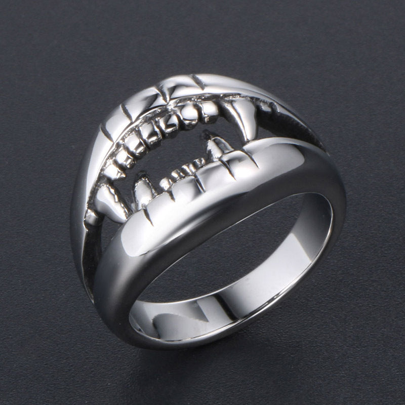 Unisex Titanium Steel Eagle Claw Ring – Vintage Polished Statement Band
