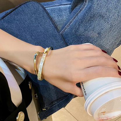 Adjustable Layered Shellfish Bracelet for Women