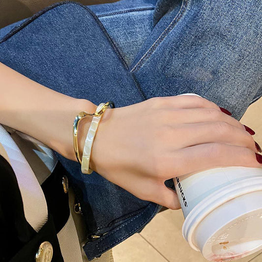 Adjustable Layered Shellfish Bracelet for Women