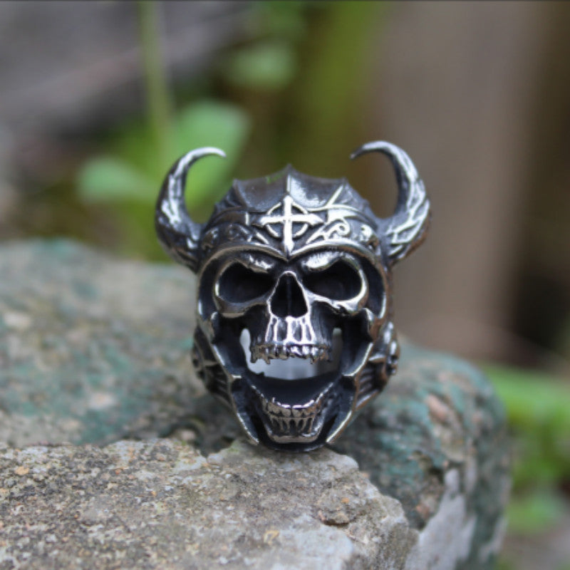 Men's Alloy Horned Skull Ring – Electroplated Retro Gothic Statement Band in Black