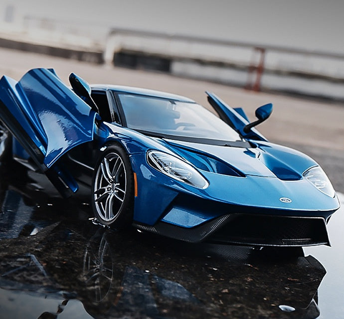 1:18 Scale Alloy Sports Car Model - Die-Cast Kids Toy