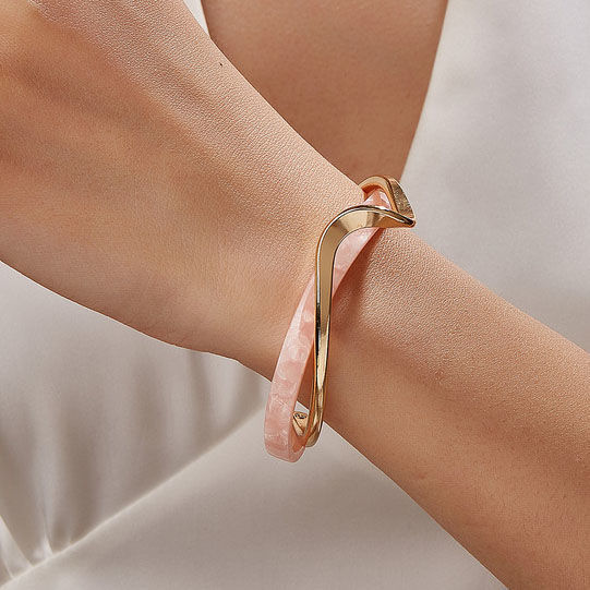 Adjustable Layered Shellfish Bracelet for Women