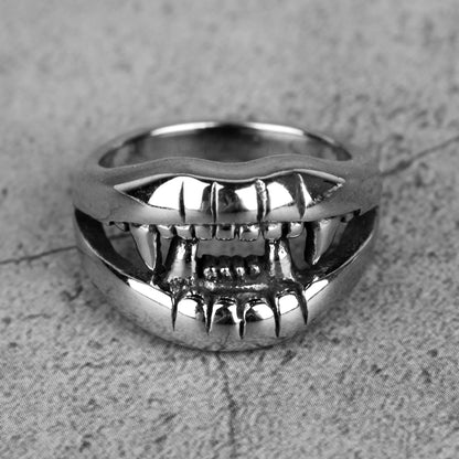 Unisex Titanium Steel Eagle Claw Ring – Vintage Polished Statement Band