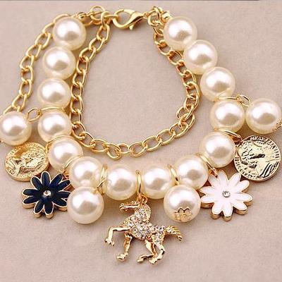 Women's Pearl Flower Bracelet – Elegant Floral Bead Bracelet in White