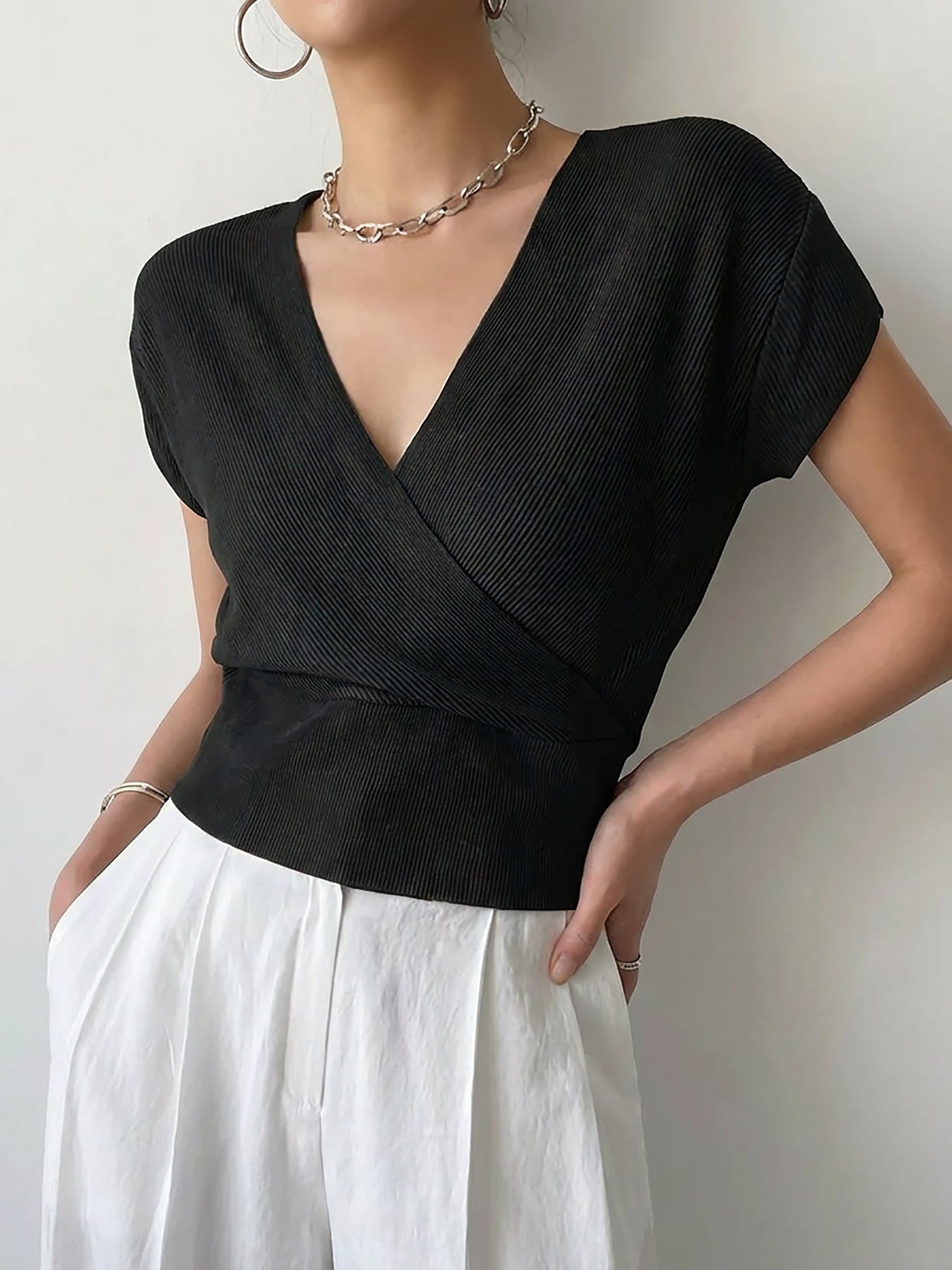 Women's V-Neck Knitted Top | Short-Sleeve High-Waisted Loose Fit Viscose Tee