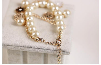 Women's Pearl Flower Bracelet – Elegant Floral Bead Bracelet in White