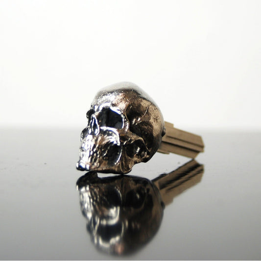 3D Metal Skull Keychain | Geometric Iron Charm | Silver