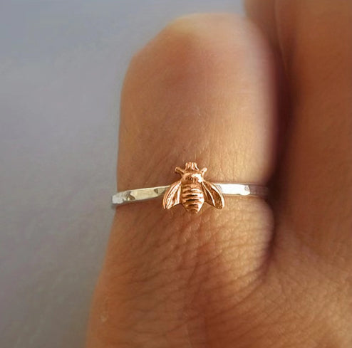 Rose Gold Bee Ring | Electroplated Zinc Alloy Animal Motif Ring for Women