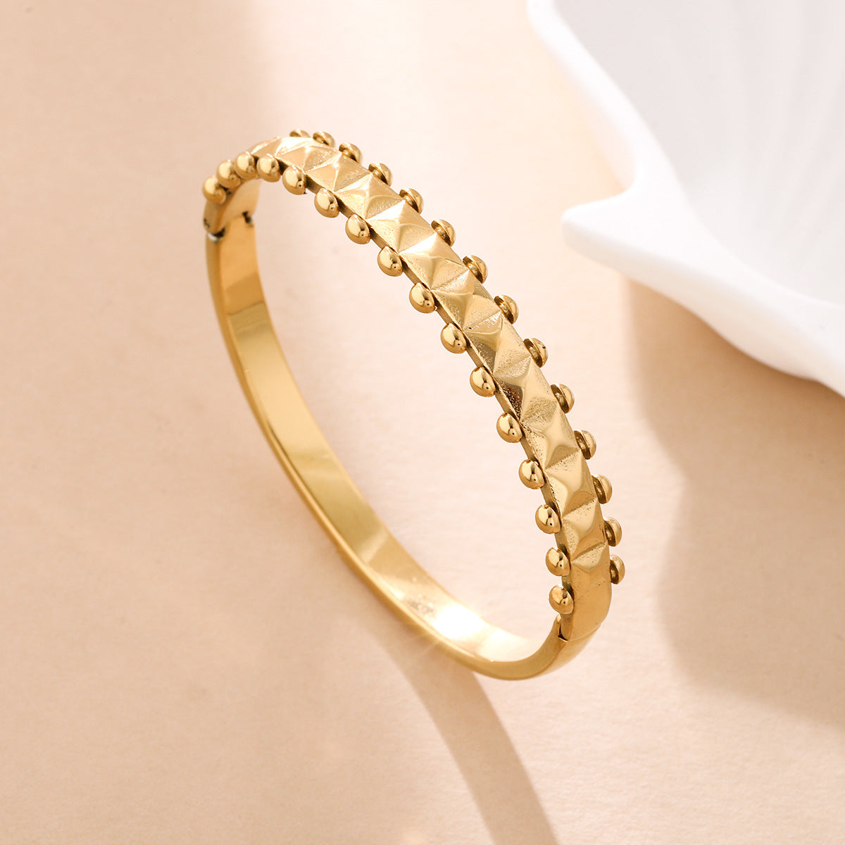 18K Gold Wave Bracelet | French Retro Diamond-Encrusted Titanium Steel Bangle