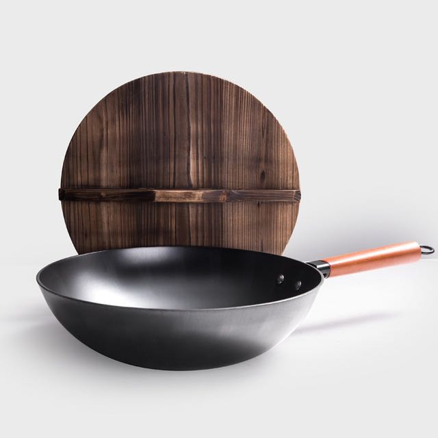 Handmade Traditional Iron Wok with Wooden Handle