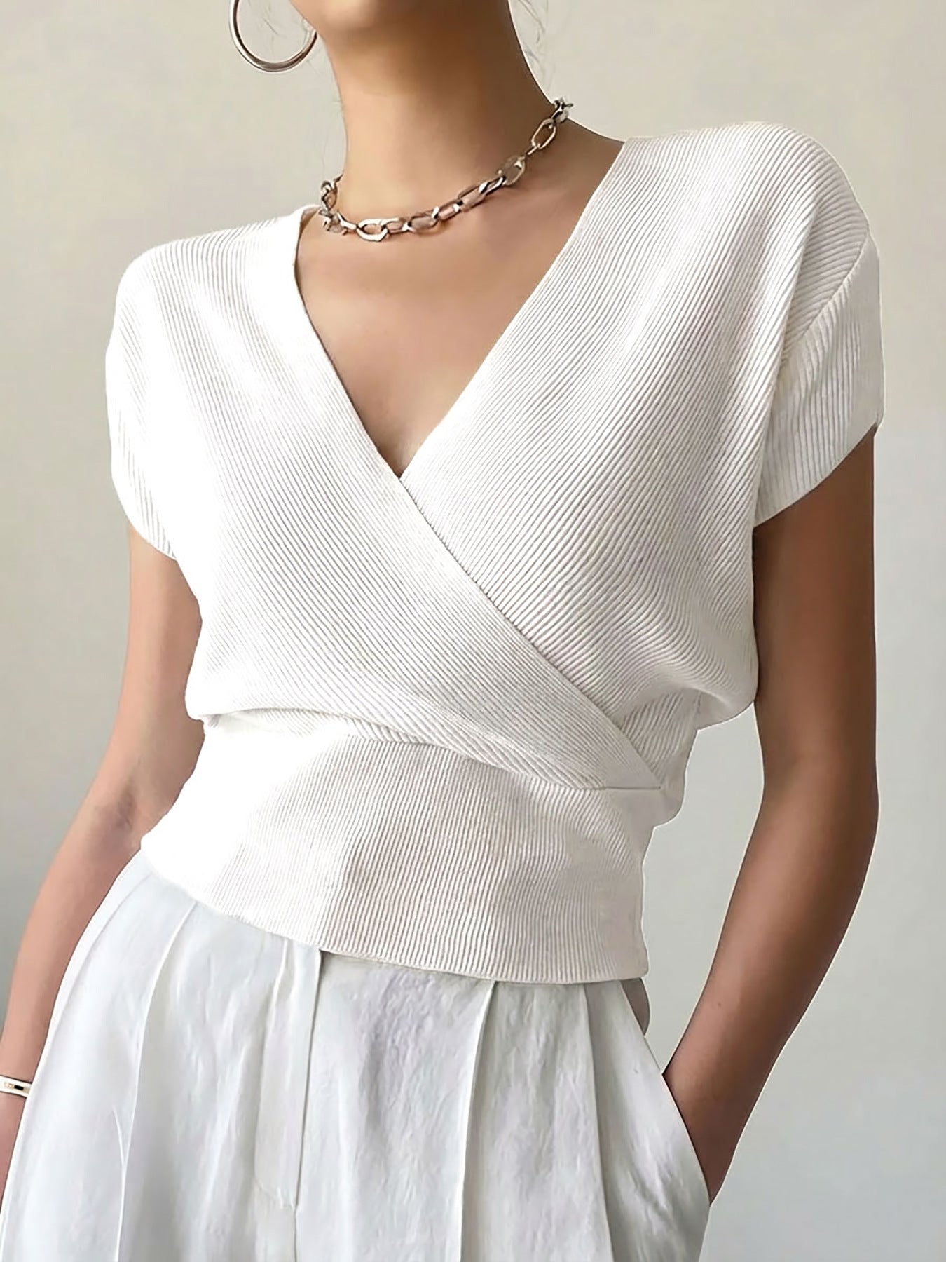 Women's V-Neck Knitted Top | Short-Sleeve High-Waisted Loose Fit Viscose Tee