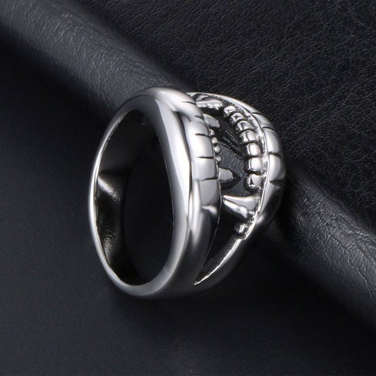 Unisex Titanium Steel Eagle Claw Ring – Vintage Polished Statement Band