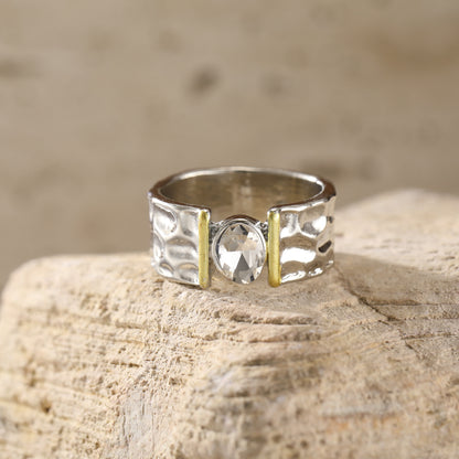 Geometric Hollow-Out Gold Inlay Ring | Vintage Zinc Alloy Ring for Women