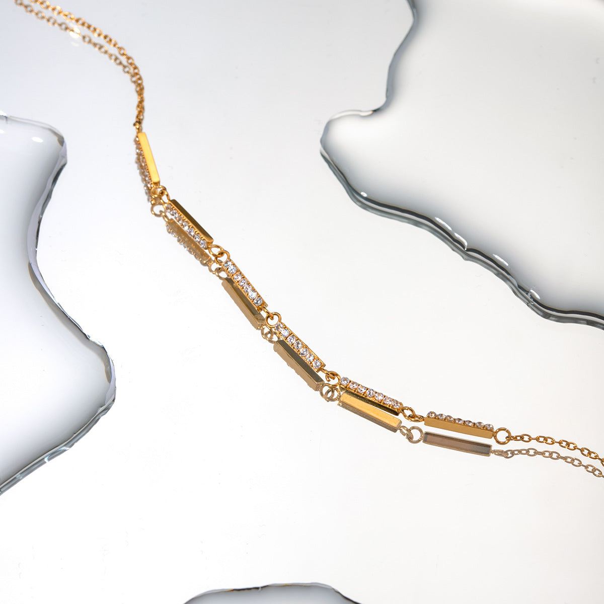 European And American Minimalist Womens 18k Gold Stainless Steel Necklace With Rhinestone Inlay