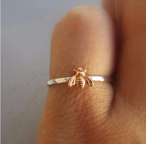 Rose Gold Bee Ring | Electroplated Zinc Alloy Animal Motif Ring for Women