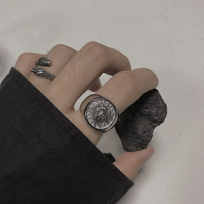 Men's Titanium Steel Lion Head Ring – Retro Wild Hip Hop Statement Band in Silver