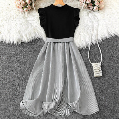 Women's V-Neck High-Waist Patchwork Sleeveless Dress — Black & White